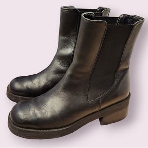Miista Thea Chelsea Boots Black